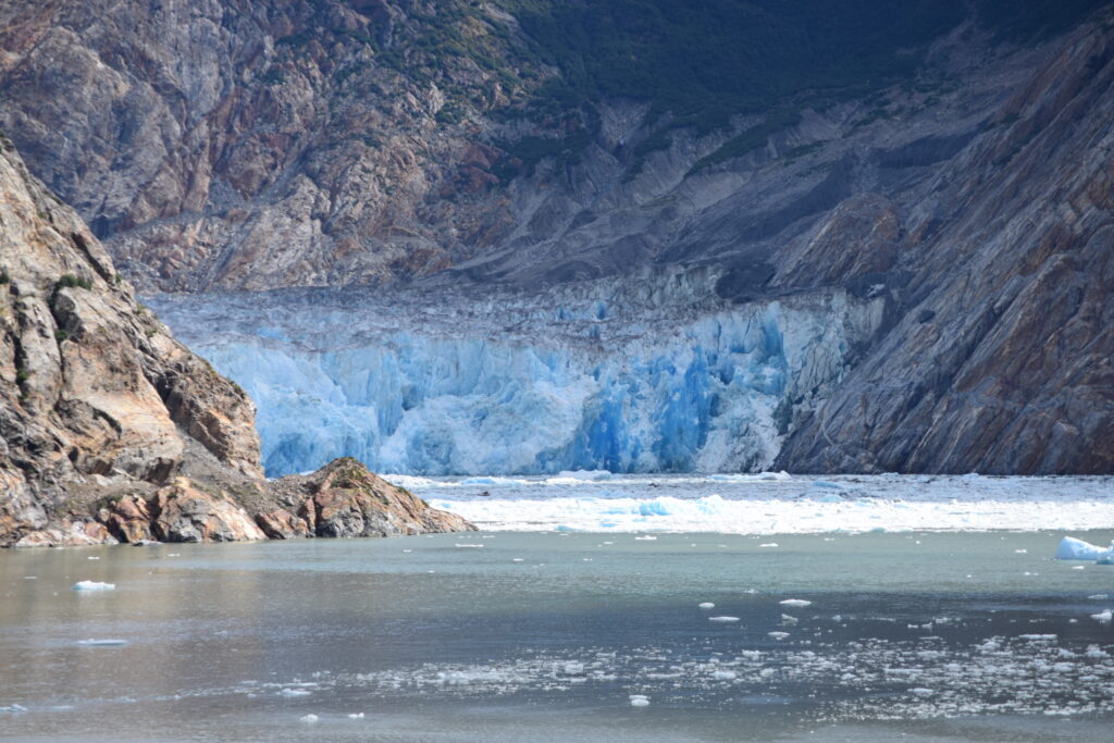How to Choose an Alaska Cruise: Roundtrip or One-Way?